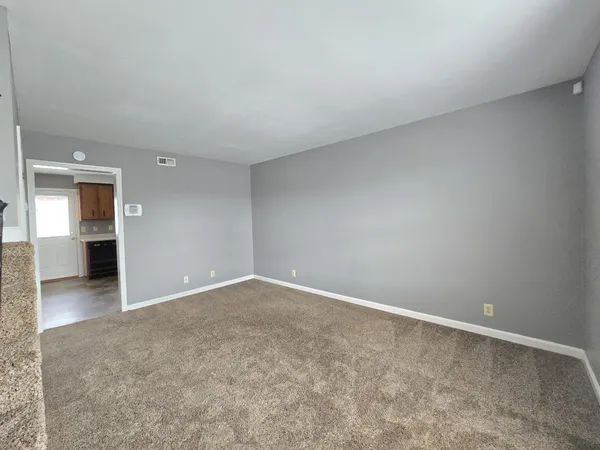 $975 | 351 Peabody Drive, Unit 6, Clarksville, TN 37042