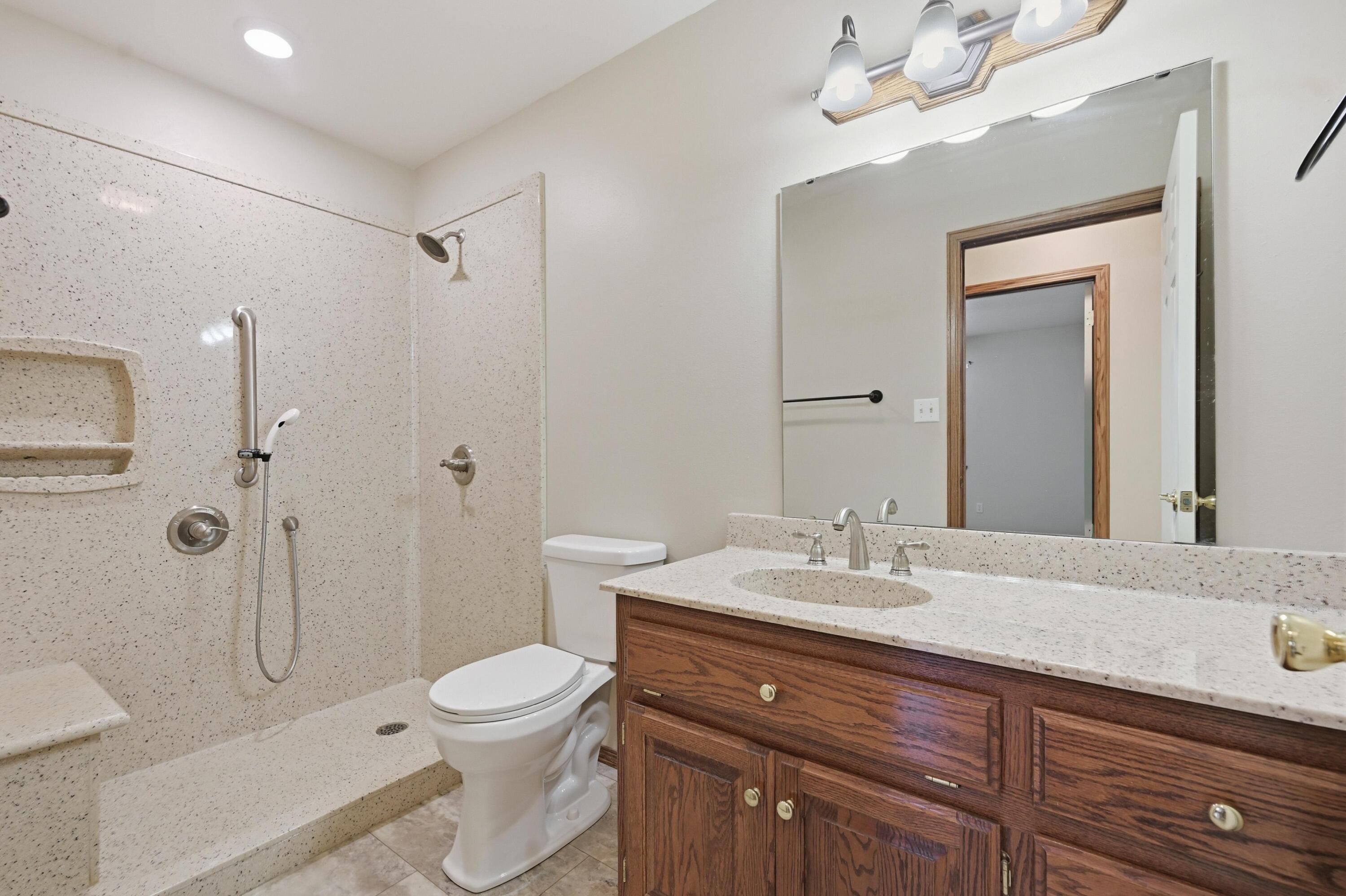 1317 Fox Ridge Lane Neosho, MO 64850 - Photo 35 of 45 035