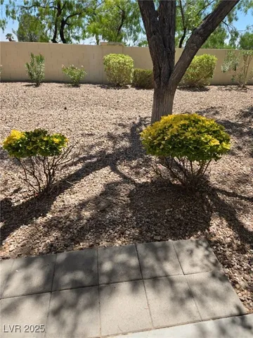 $1,895 | 2306 Spring Water Drive, Las Vegas, NV 89134