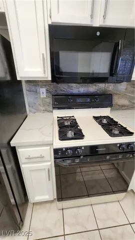 $1,850 | 2306 Spring Water Drive, Las Vegas, NV 89134