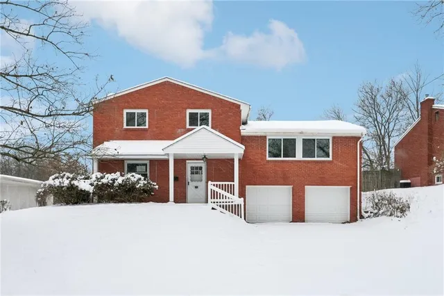 $274,900 | 537 Fieldstone Drive, Monroeville, PA 15146