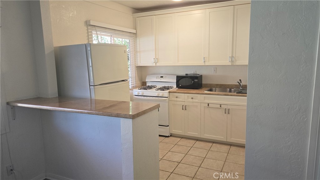 422 Bond Street, Unit 2 Redlands, CA 92373 - Photo 3 of 11