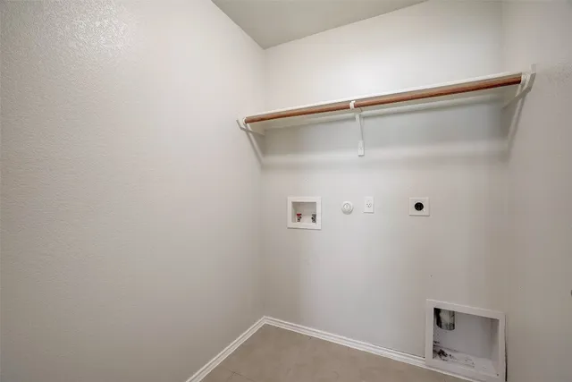 $2,000 | 5800 Silver Screen Drive, Austin, TX 78747