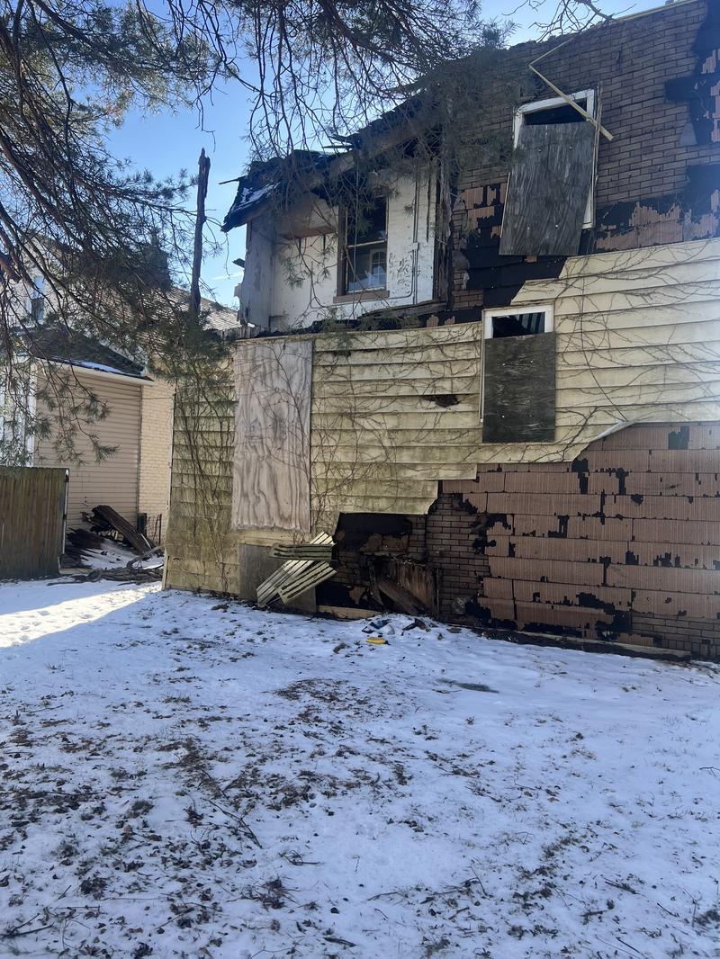 506 157th Street Calumet City, IL 60409 - Photo 3 of 10 a view of a backyard of the house