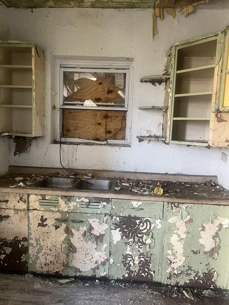 506 157th Street Calumet City, IL 60409 - Photo 6 of 10 a front view of a house