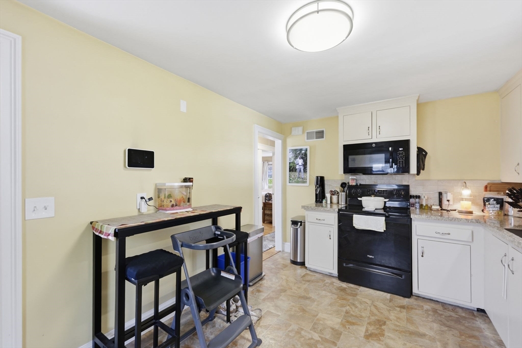 33 Maple Terrace West Springfield, MA 01089 - Photo 16 of 39