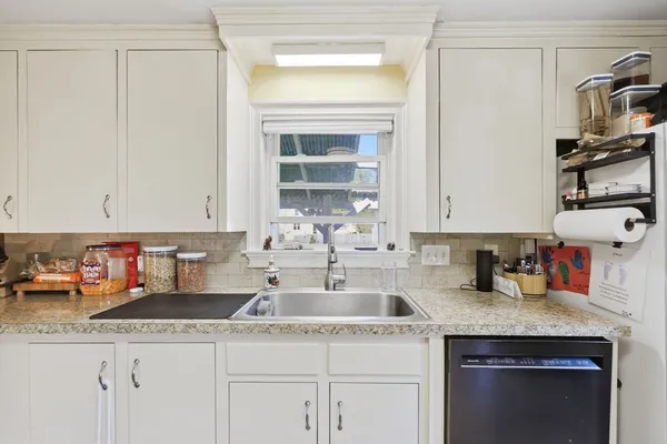 $325,000 | 33 Maple Terrace, West Springfield, MA 01089