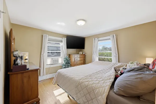 $325,000 | 33 Maple Terrace, West Springfield, MA 01089