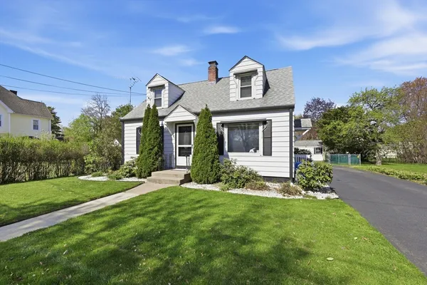 $325,000 | 33 Maple Terrace, West Springfield, MA 01089