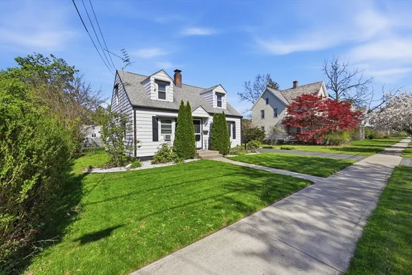 $325,000 | 33 Maple Terrace, West Springfield, MA 01089