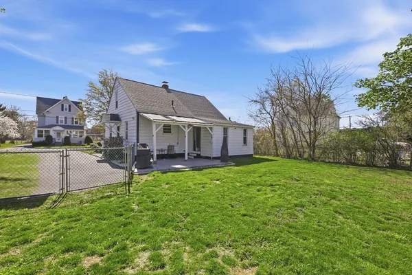 $325,000 | 33 Maple Terrace, West Springfield, MA 01089