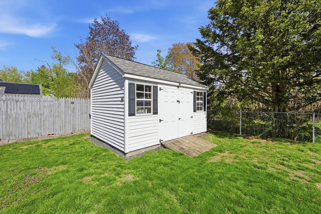 33 Maple Terrace West Springfield, MA 01089 - Photo 7 of 39
