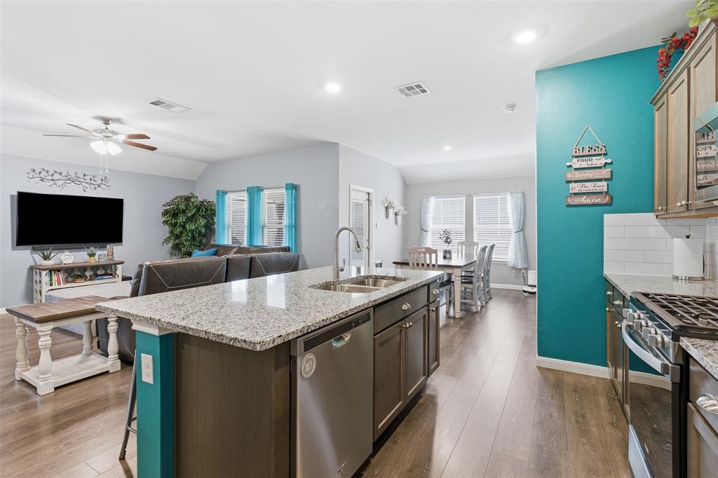 705 Range Drive Princeton, TX 75407 - Photo 7 of 40