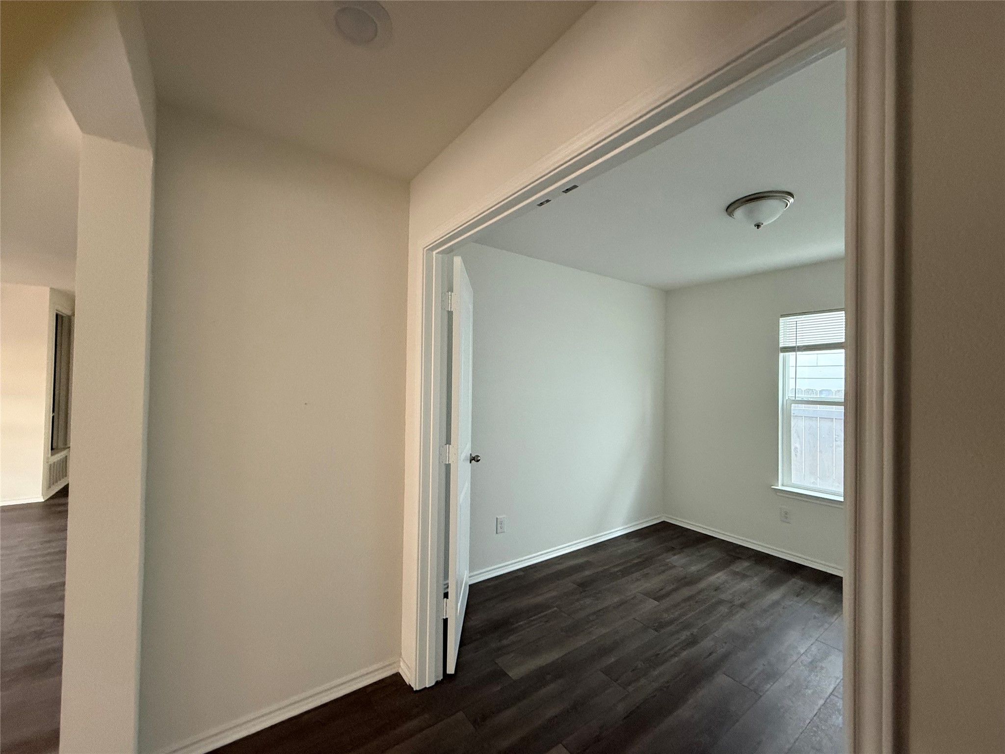 204 Lucky Texan Road Jarrell, TX 76537 - Photo 5 of 10 Office