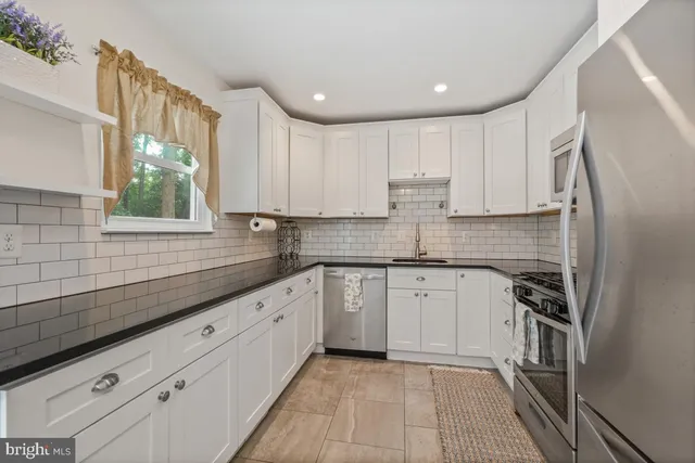 $2,950 | 4615 Gemstone Terrace, Rockville, MD 20852