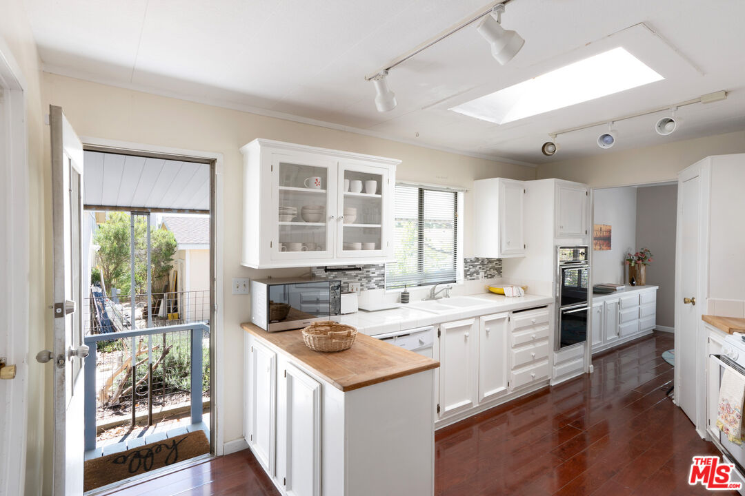 1183 Aztec Topanga, CA 90290 - Photo 46 of 68