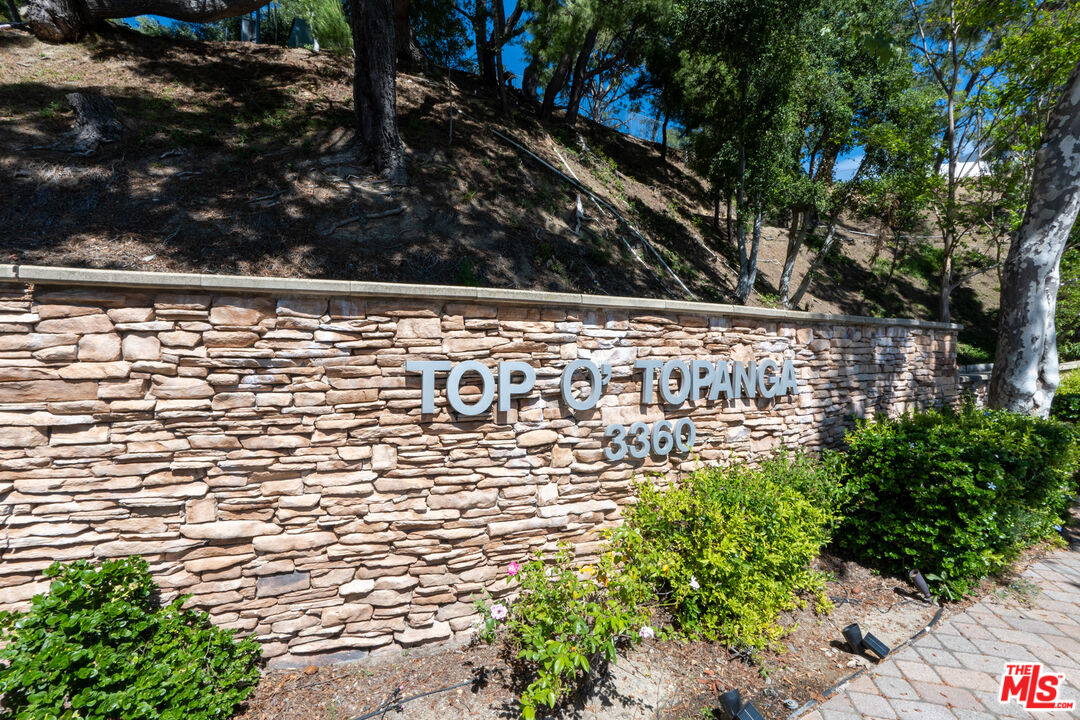 1183 Aztec Topanga, CA 90290 - Photo 51 of 68 a view of outdoor space with garden