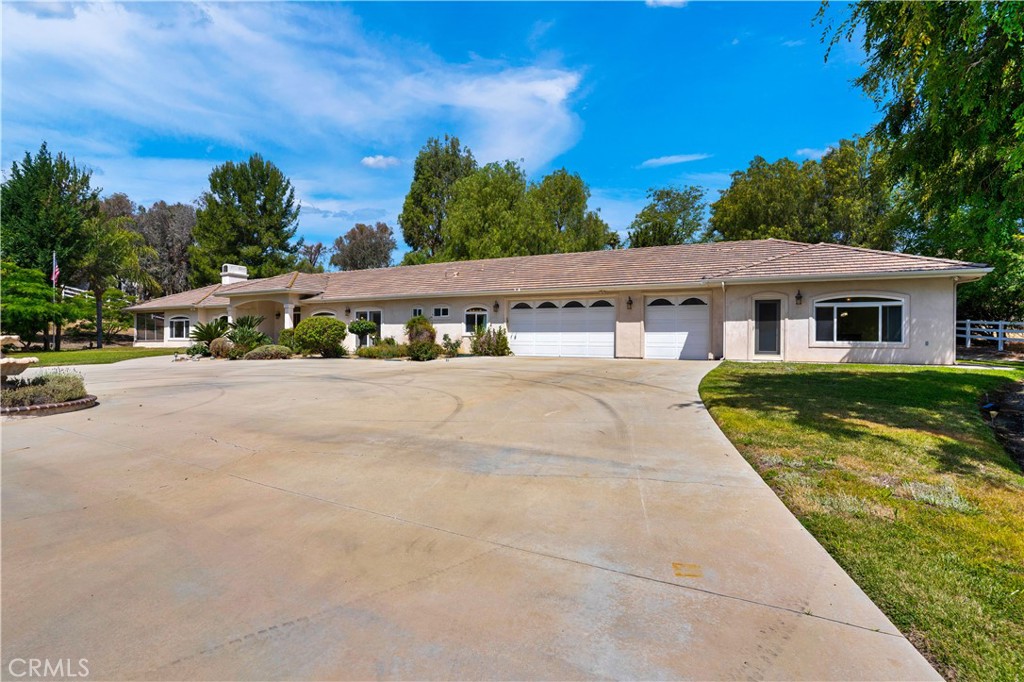 29781 Pasada Road Temecula, CA 92591 - Photo 10 of 58 Front of home