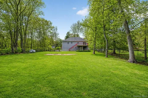 $949,000 | 872 Taconic Woods Road, Yorktown Heights, NY 10598