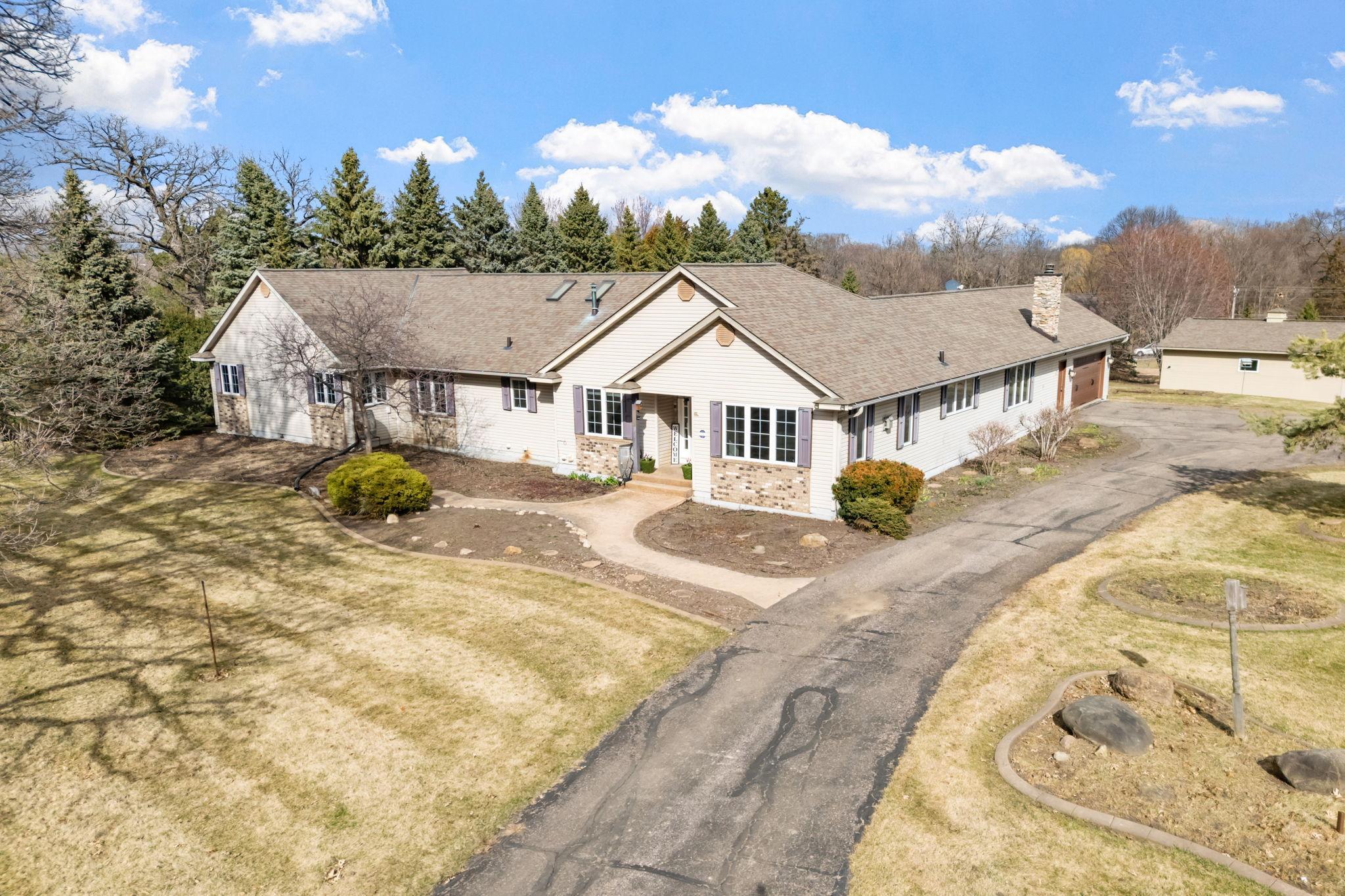 9675 Summit Place Chaska, MN 55318 - Photo 5 of 57