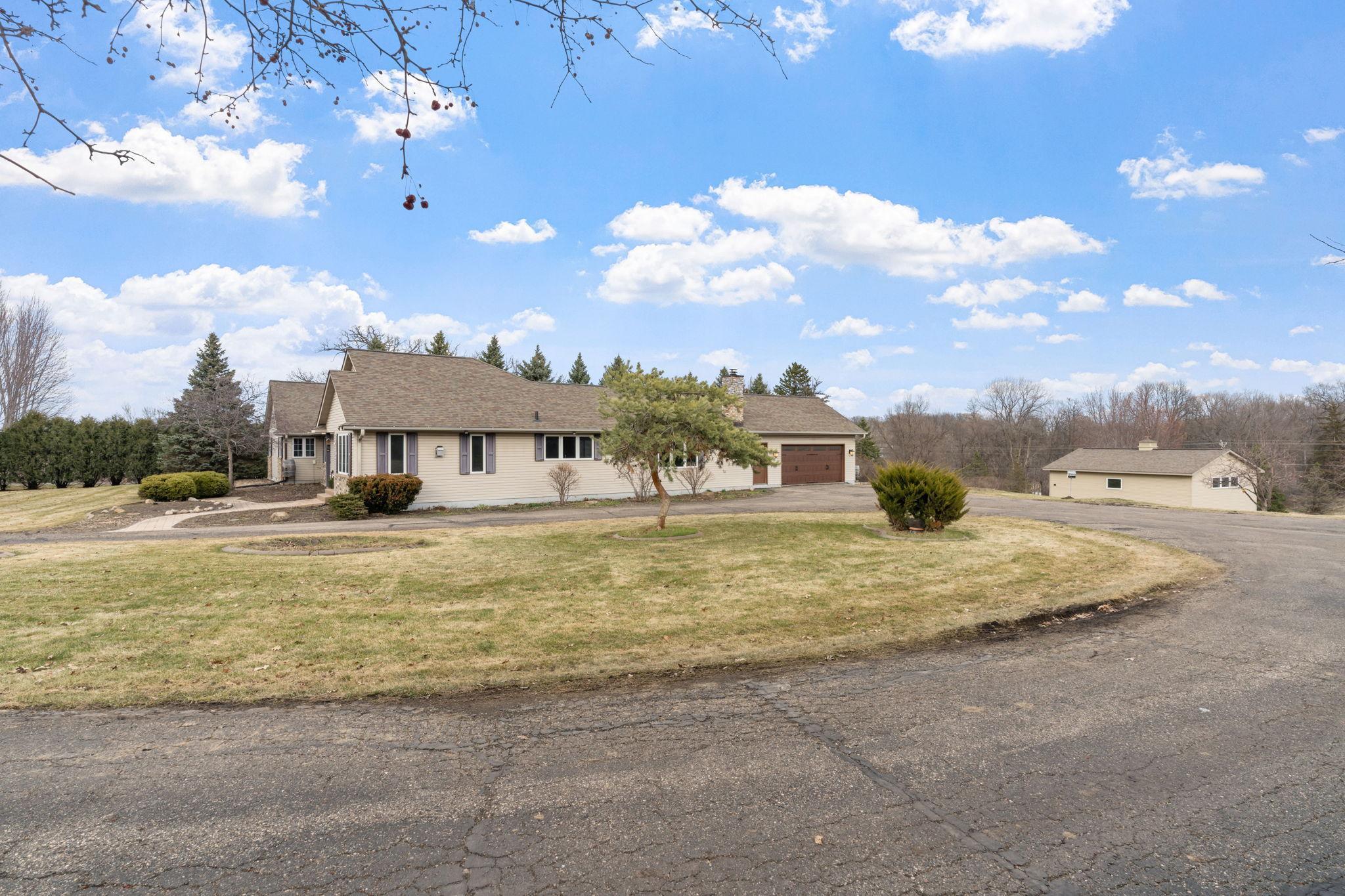 9675 Summit Place Chaska, MN 55318 - Photo 8 of 57