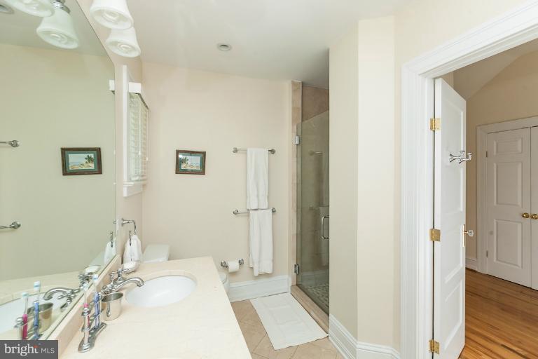 7 Elmhurst Road Baltimore, MD 21210 - Photo 18 of 30 Bath (Master)