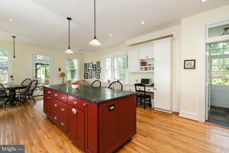 7 Elmhurst Road Baltimore, MD 21210 - Photo 25 of 30 Kitchen