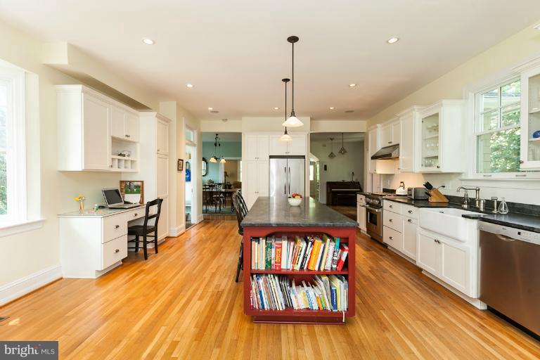 7 Elmhurst Road Baltimore, MD 21210 - Photo 27 of 30 Kitchen