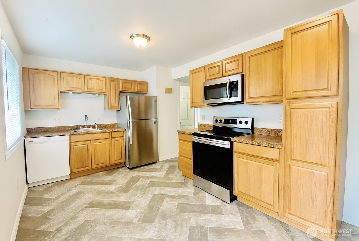 2107 Kent Des Moines Road, Unit 41 Des Moines, WA 98198 - Photo 7 of 12