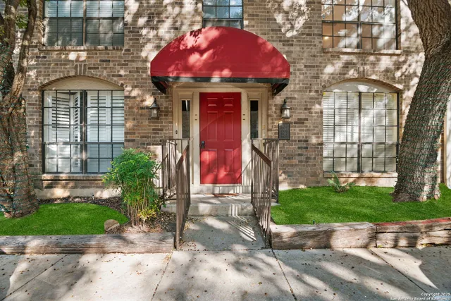 $2,000 | 7926 Broadway, Unit 608, San Antonio, TX 78209