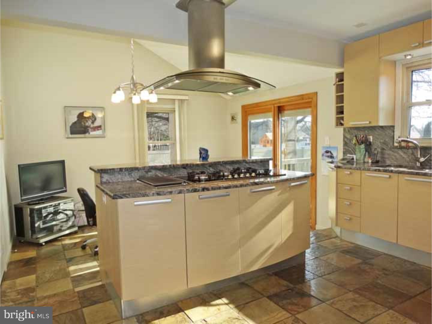 294 Newgate Road Langhorne, PA 19047 - Photo 6 of 25 Kitchen