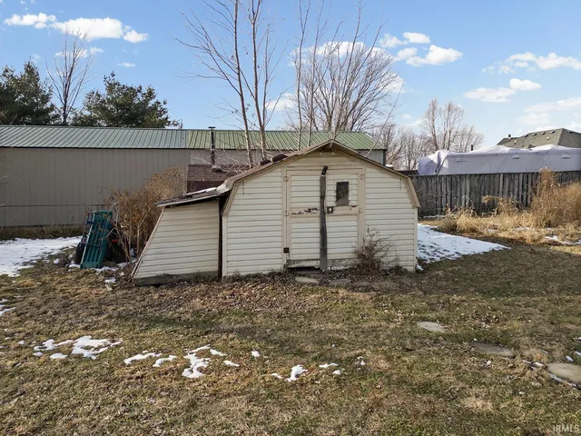 $215,000 | 9613 East New Ross Road, New Ross, IN 47968