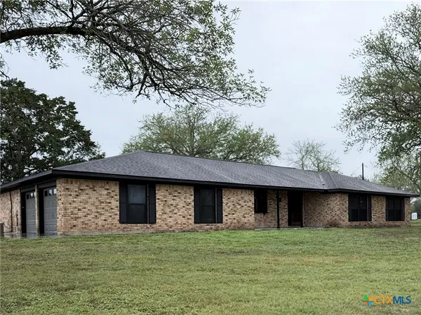 $650,000 | 2243 Old Goliad Road, Victoria, TX 77905