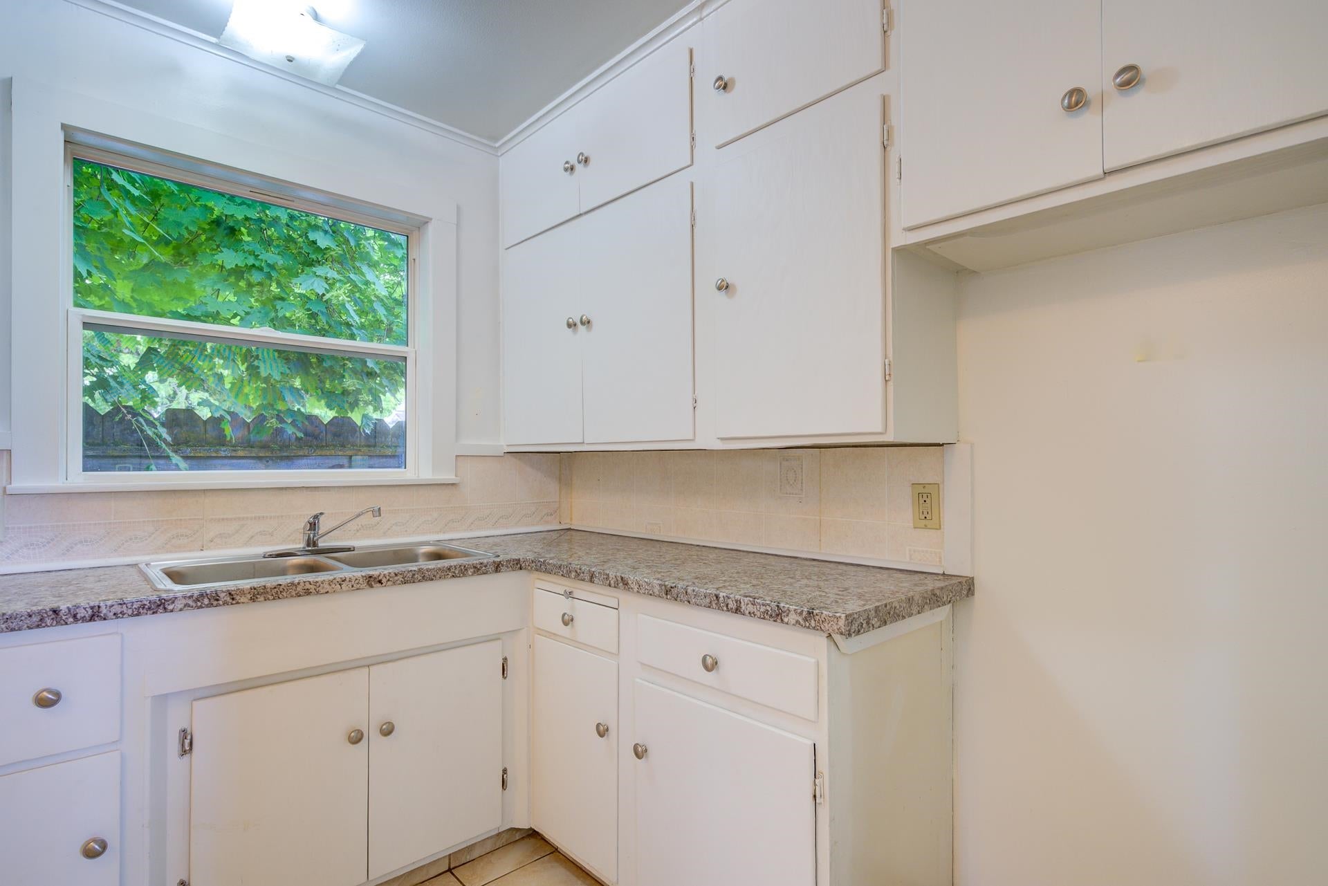 535 Spring Street Yreka, CA 96097 - Photo 9 of 30 Gallery Image 9