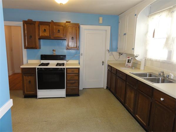 78 Cutter Hill Road Arlington, MA 02474 - Photo 4 of 12