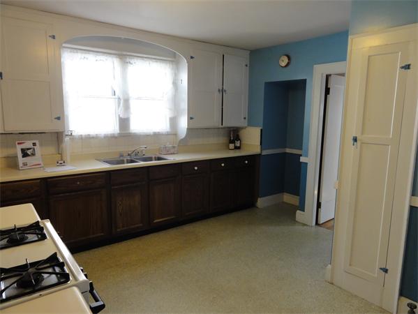78 Cutter Hill Road Arlington, MA 02474 - Photo 5 of 12