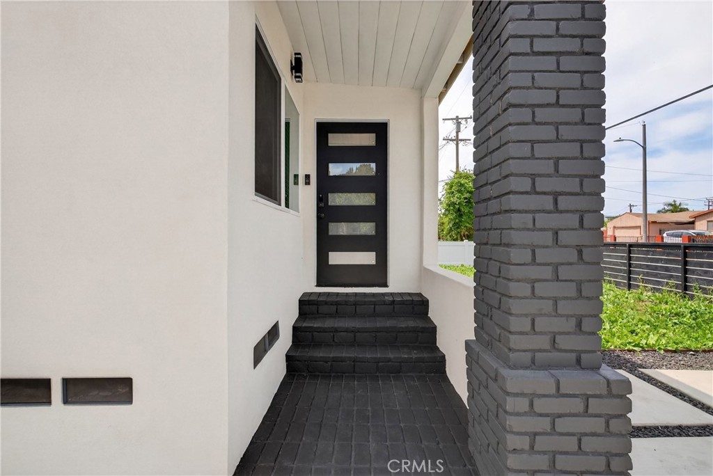 906 West Poplar Street Compton, CA 90220 - Photo 6 of 36