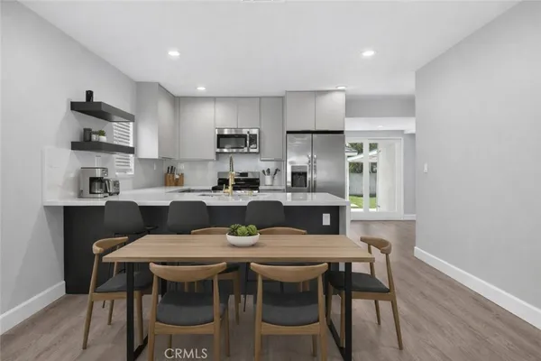 $824,999 | 906 West Poplar Street, Compton, CA 90220