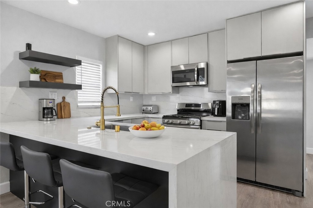 906 West Poplar Street Compton, CA 90220 - Photo 9 of 36