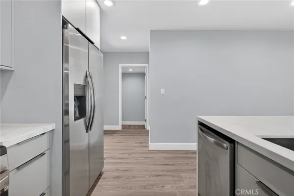 $824,999 | 906 West Poplar Street, Compton, CA 90220