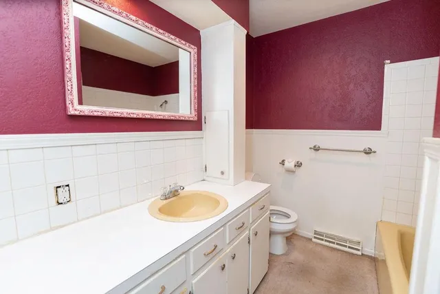 $350,000 | 19 Skyline Drive, Adrian, MO 64720