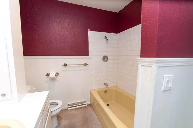 $350,000 | 19 Skyline Drive, Adrian, MO 64720