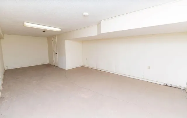 $350,000 | 19 Skyline Drive, Adrian, MO 64720