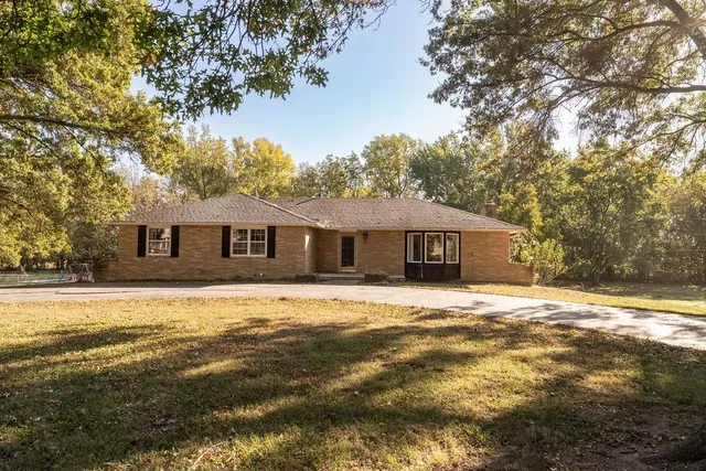 $350,000 | 19 Skyline Drive, Adrian, MO 64720