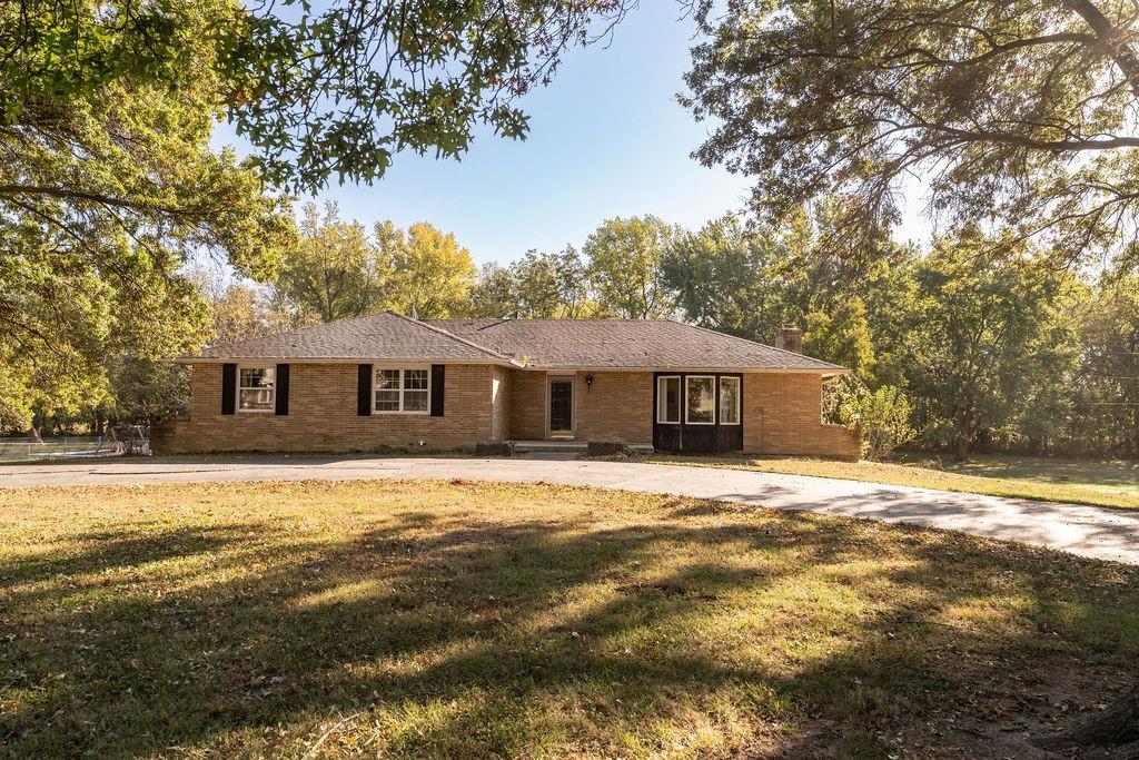 19 Skyline Drive Adrian, MO 64720 - Photo 3 of 37