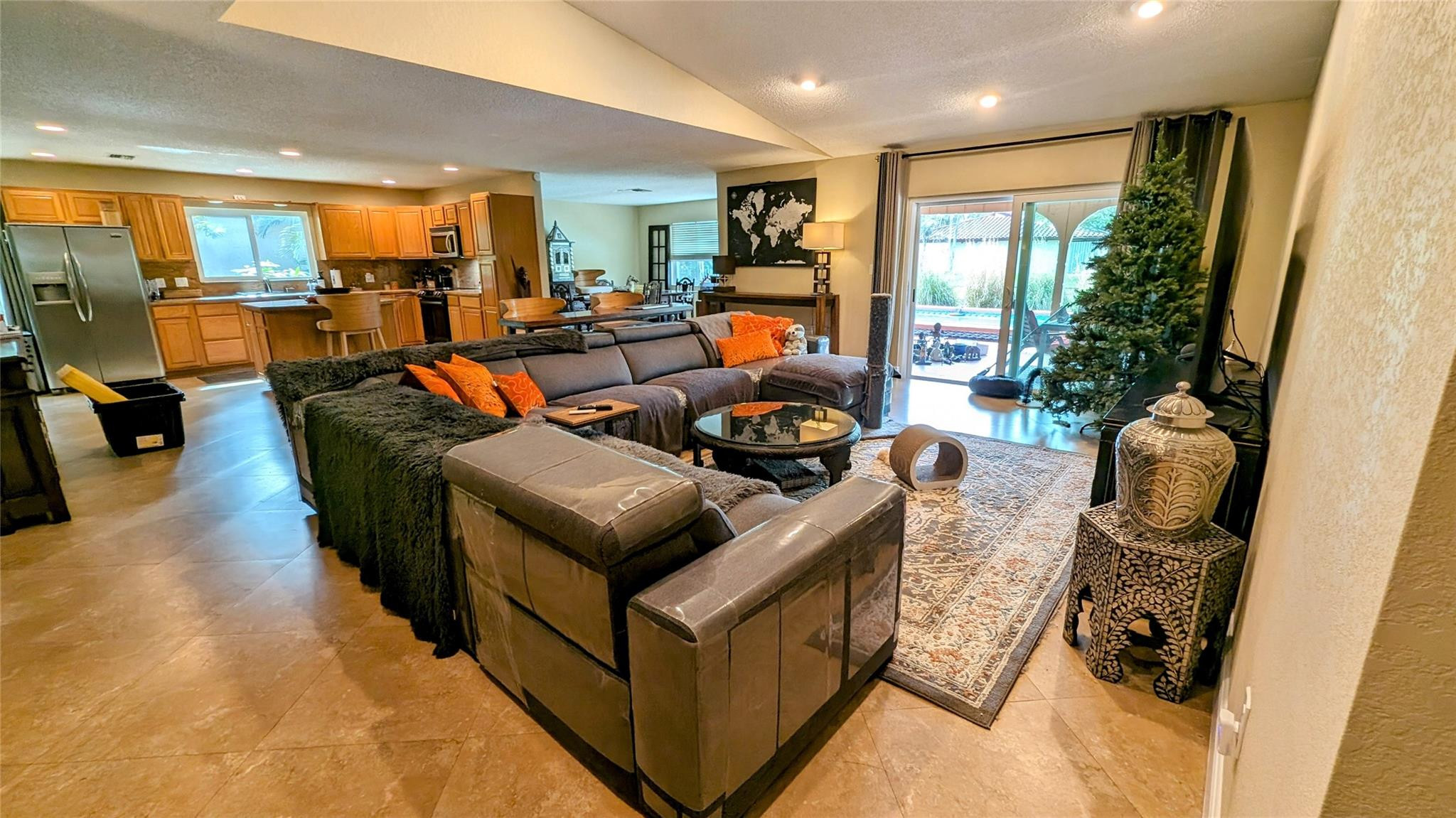 8105 Nutmeg Way Fort Lauderdale, FL 33321 - Photo 4 of 28 Photo 4