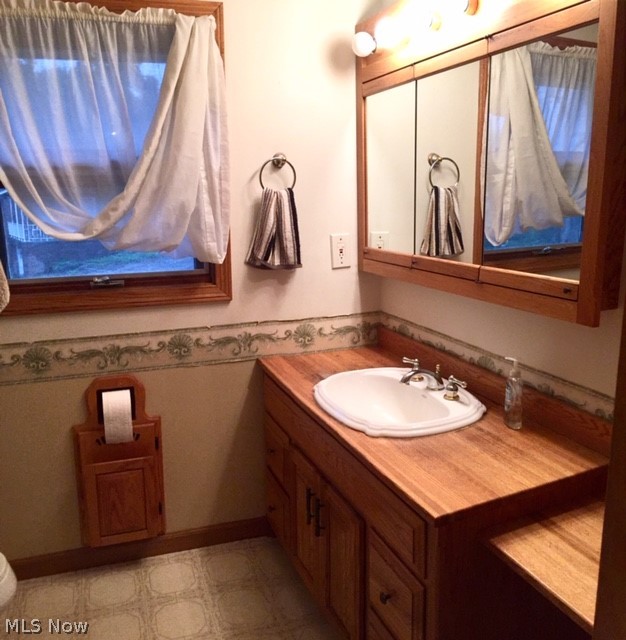 1725 Spring Valley Avenue Northwest Canton, OH 44708 - Photo 26 of 35 Oversized main bath