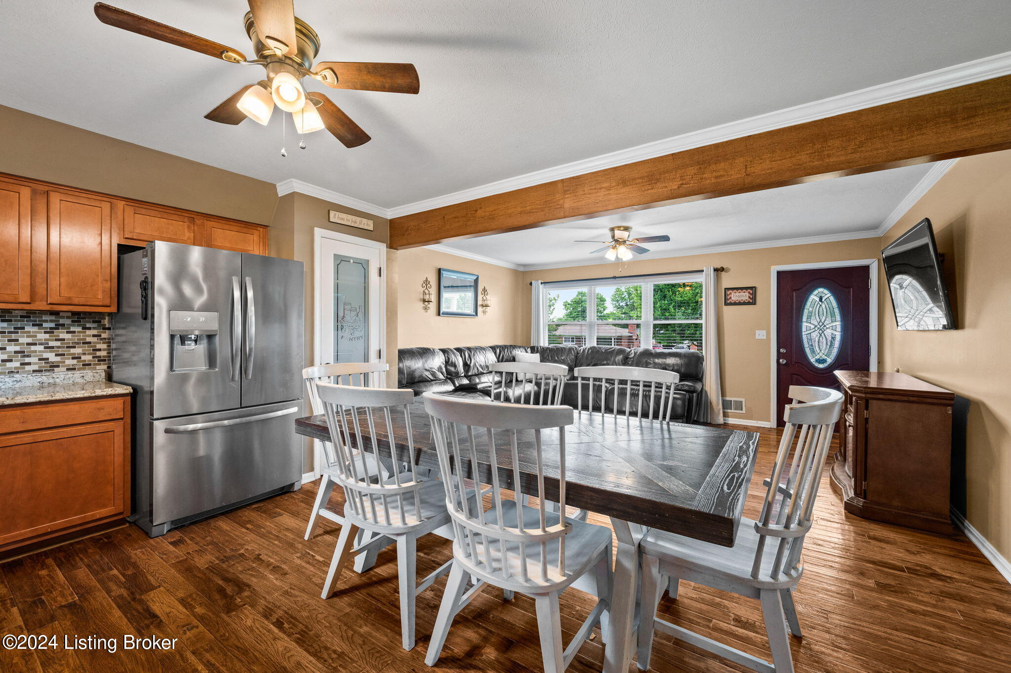 5402 Adkins Road Louisville, KY 40219 - Photo 11 of 32 Stainless steel appliances remain for move-in ready convenience