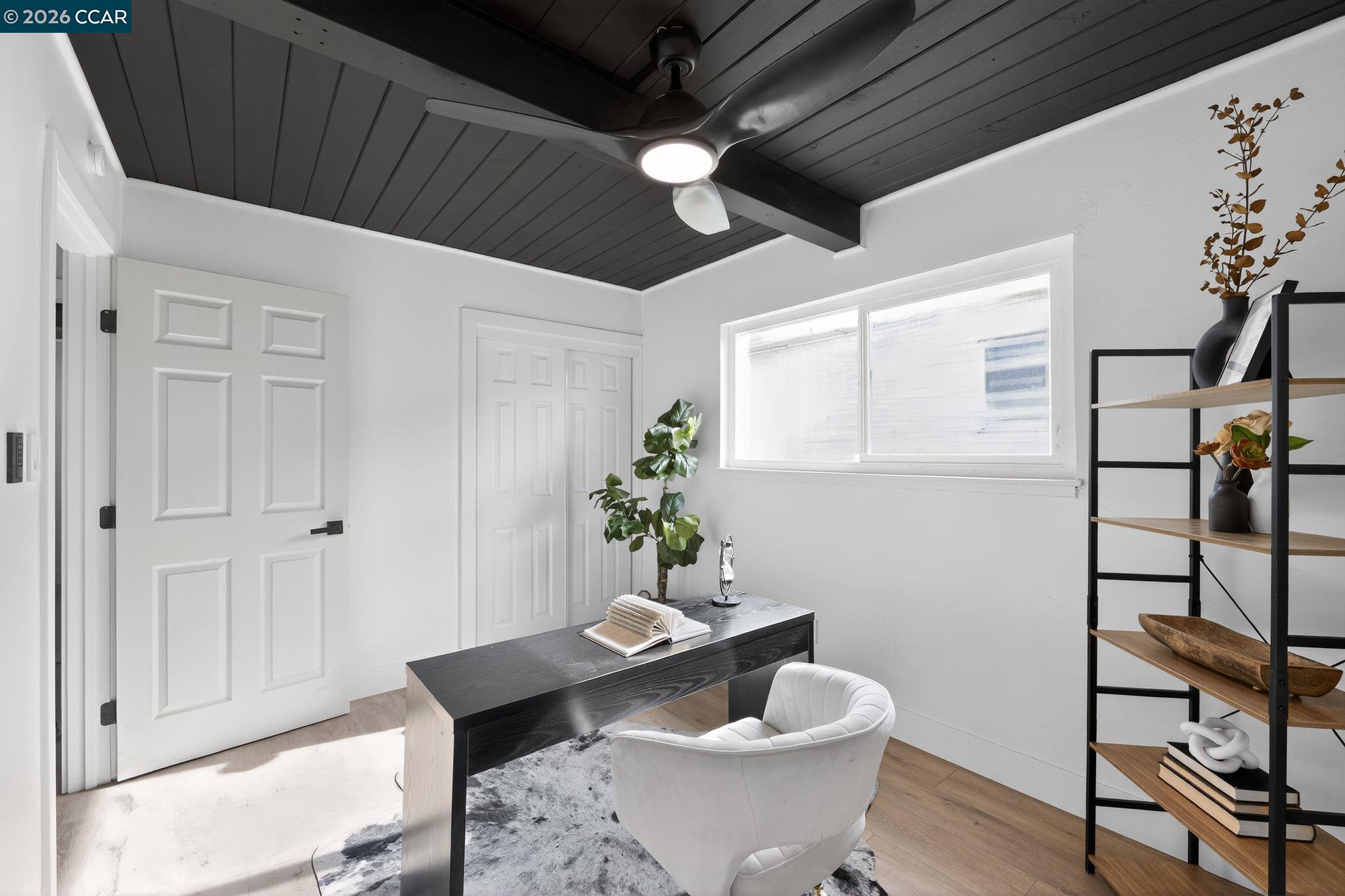 1838 Overhill Road Concord, CA 94520 - Photo 17 of 25 a table and chairs in a room