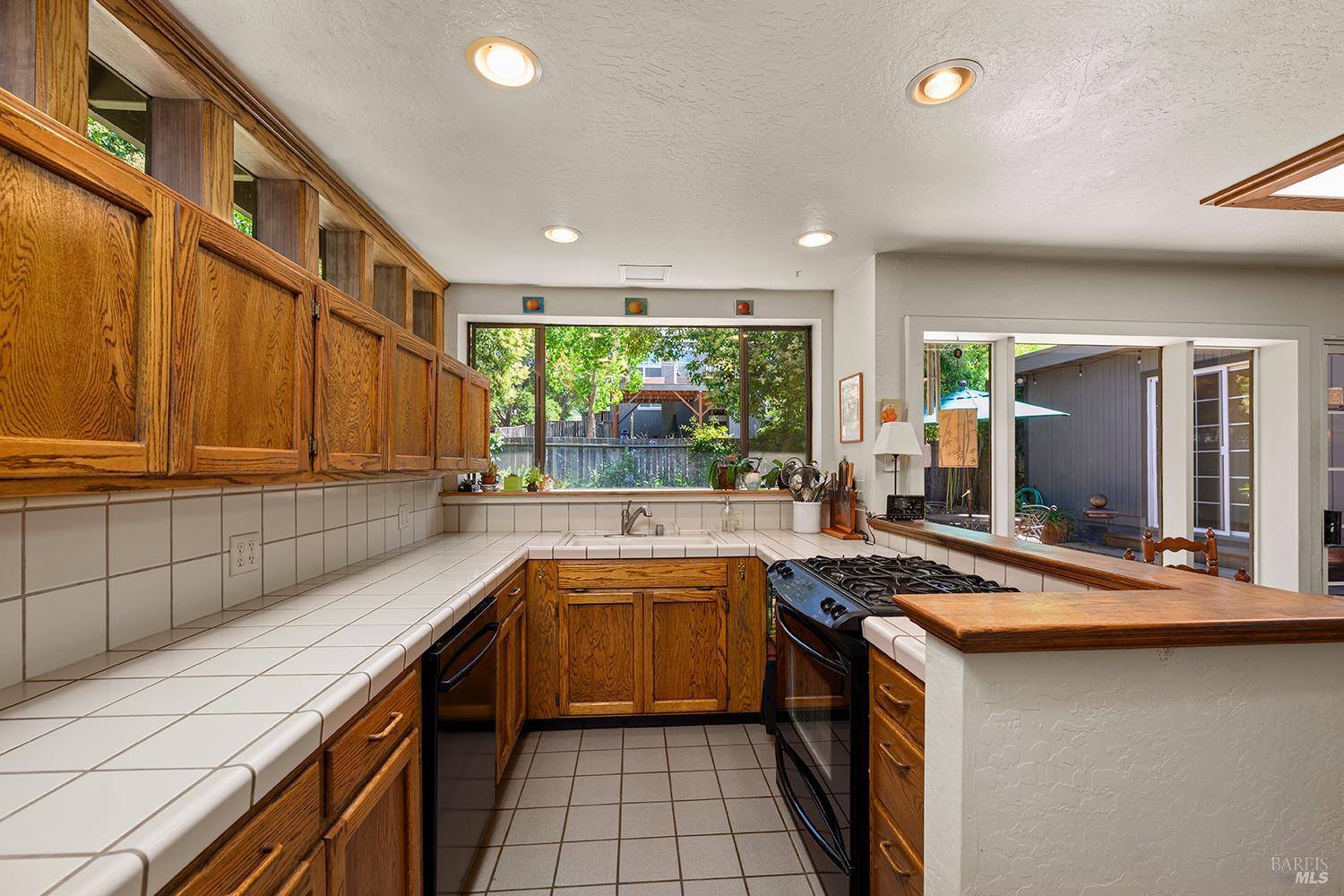 944 Summerfield Road Santa Rosa, CA 95405 - Photo 27 of 44